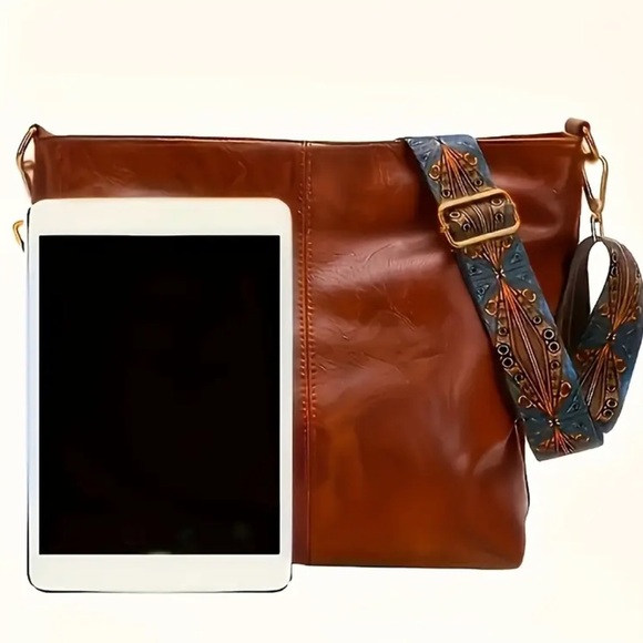 NWT Vegan Leather Tote Bag - Picture 2 of 7